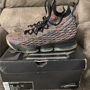 Lebron 15’s Basketball Shoes